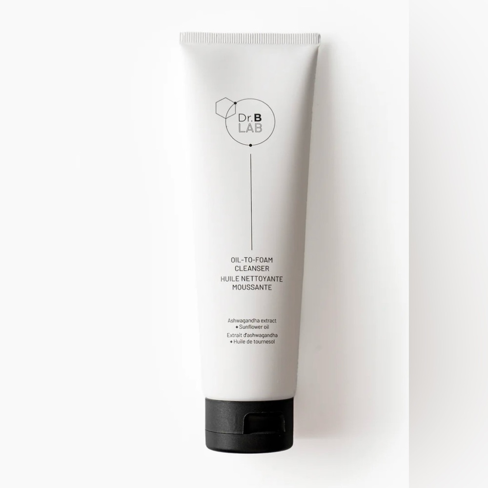 Oil-to-Foam Cleanser